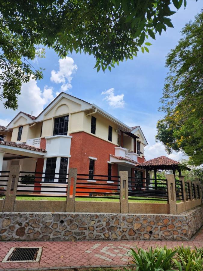 Mawar Singgah Vila *